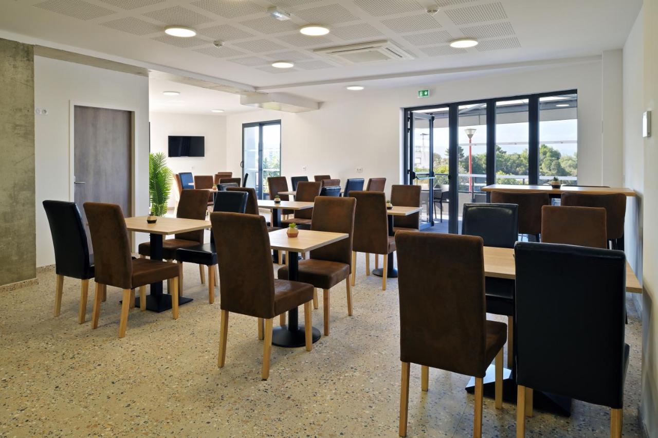 Aparthotel Easy 2*